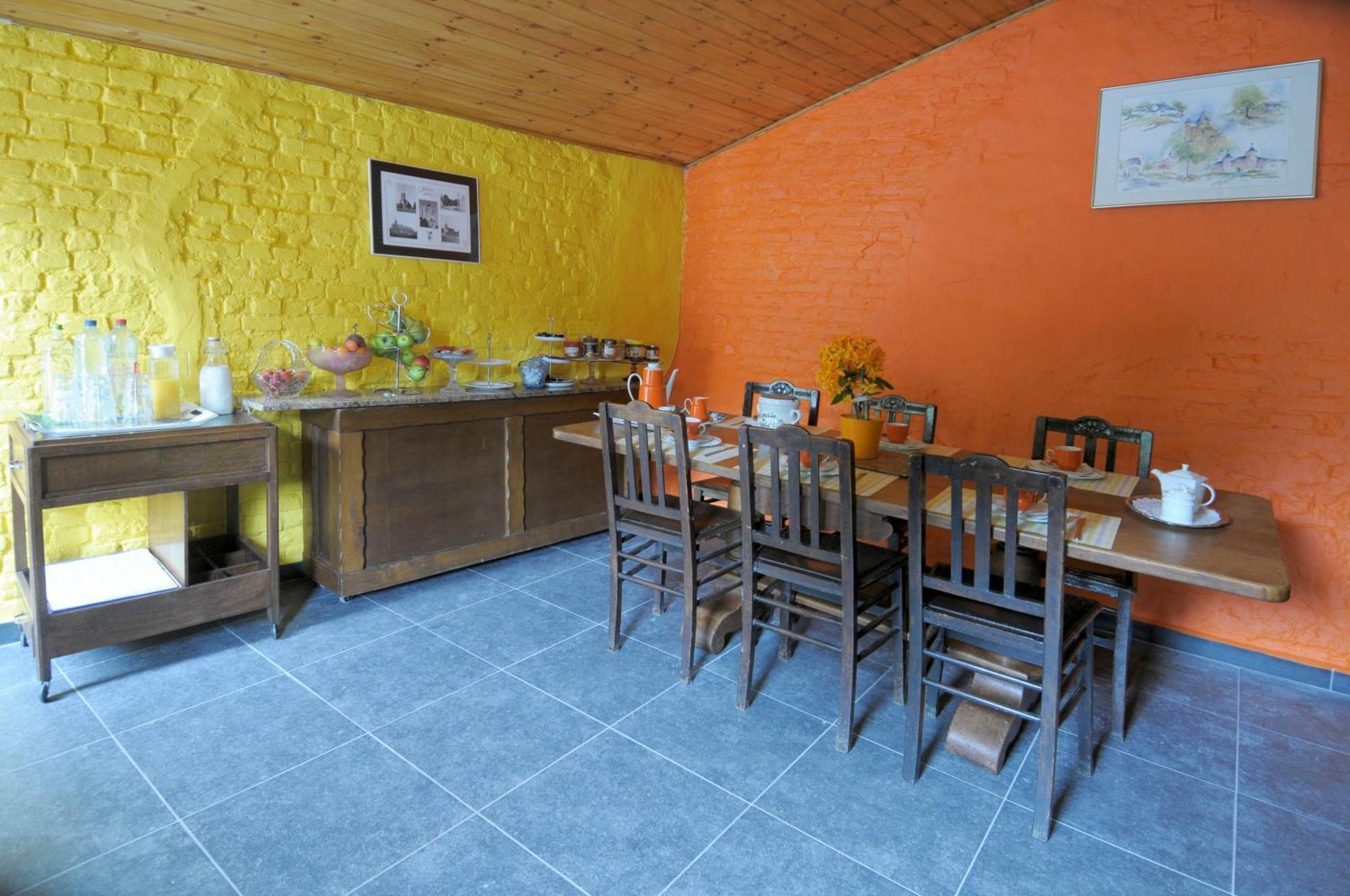 Hotel Restaurant La Ferme De Grambais Nivelles Esterno foto