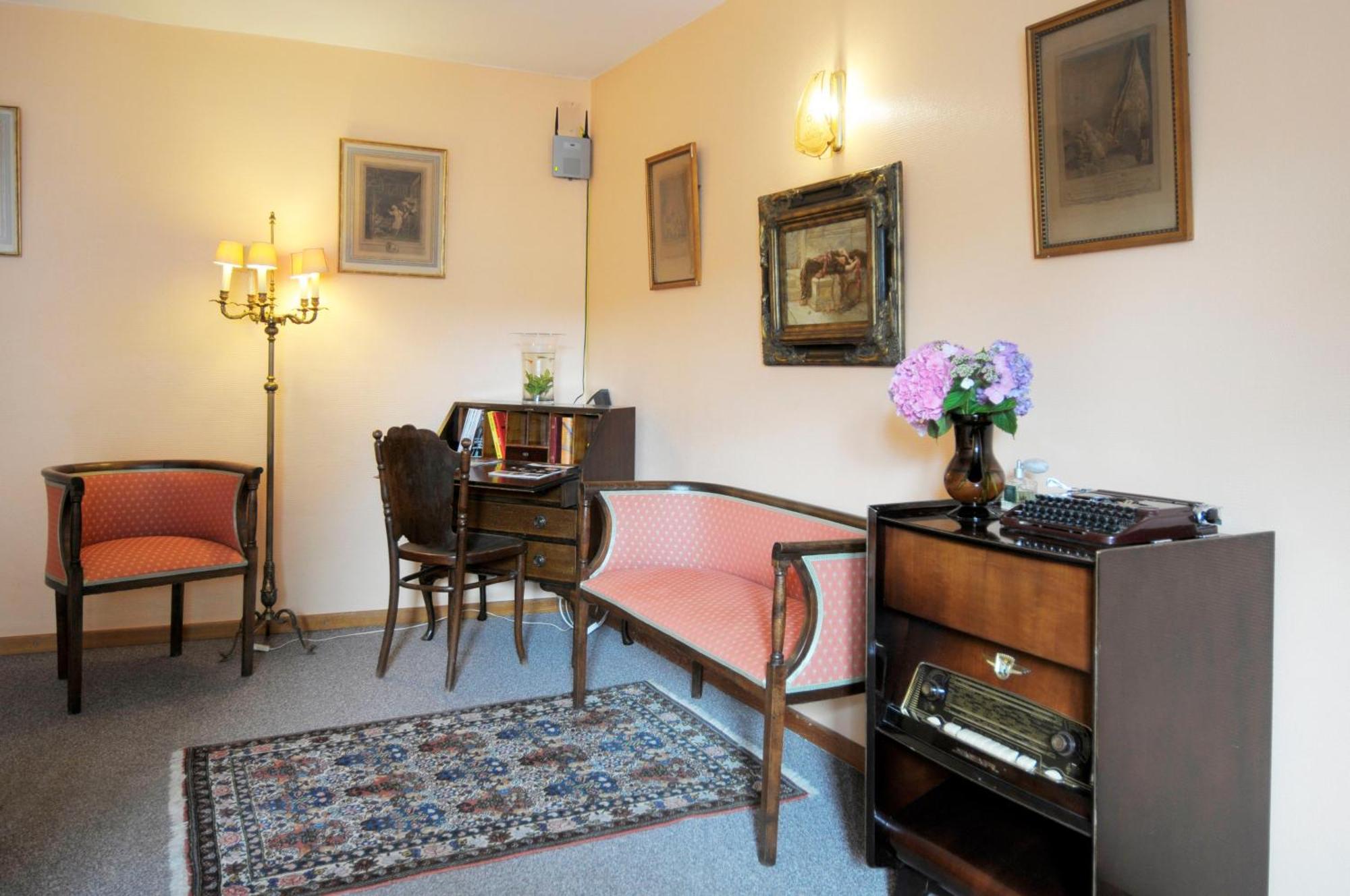 Hotel Restaurant La Ferme De Grambais Nivelles Esterno foto