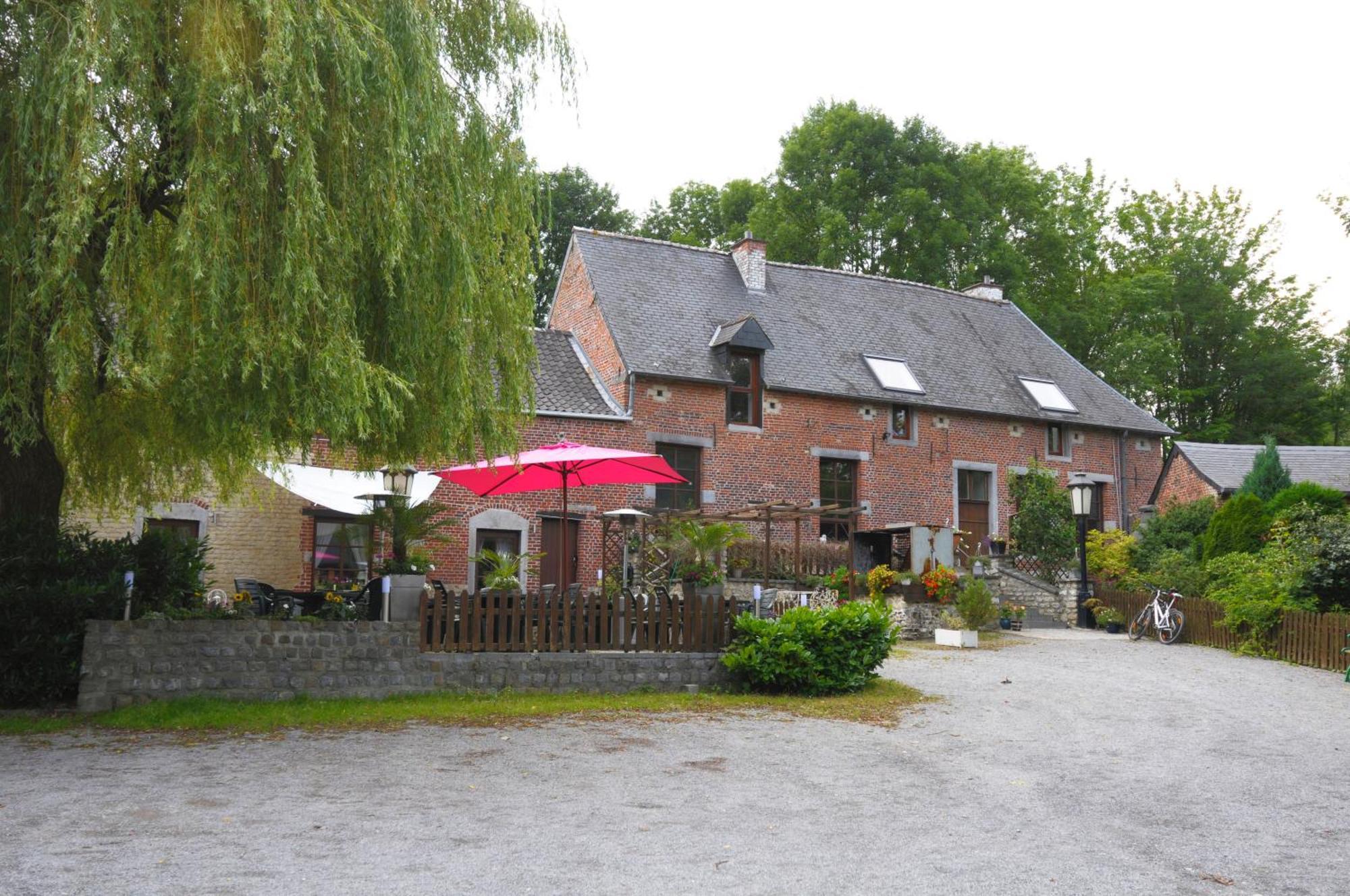 Hotel Restaurant La Ferme De Grambais Nivelles Esterno foto