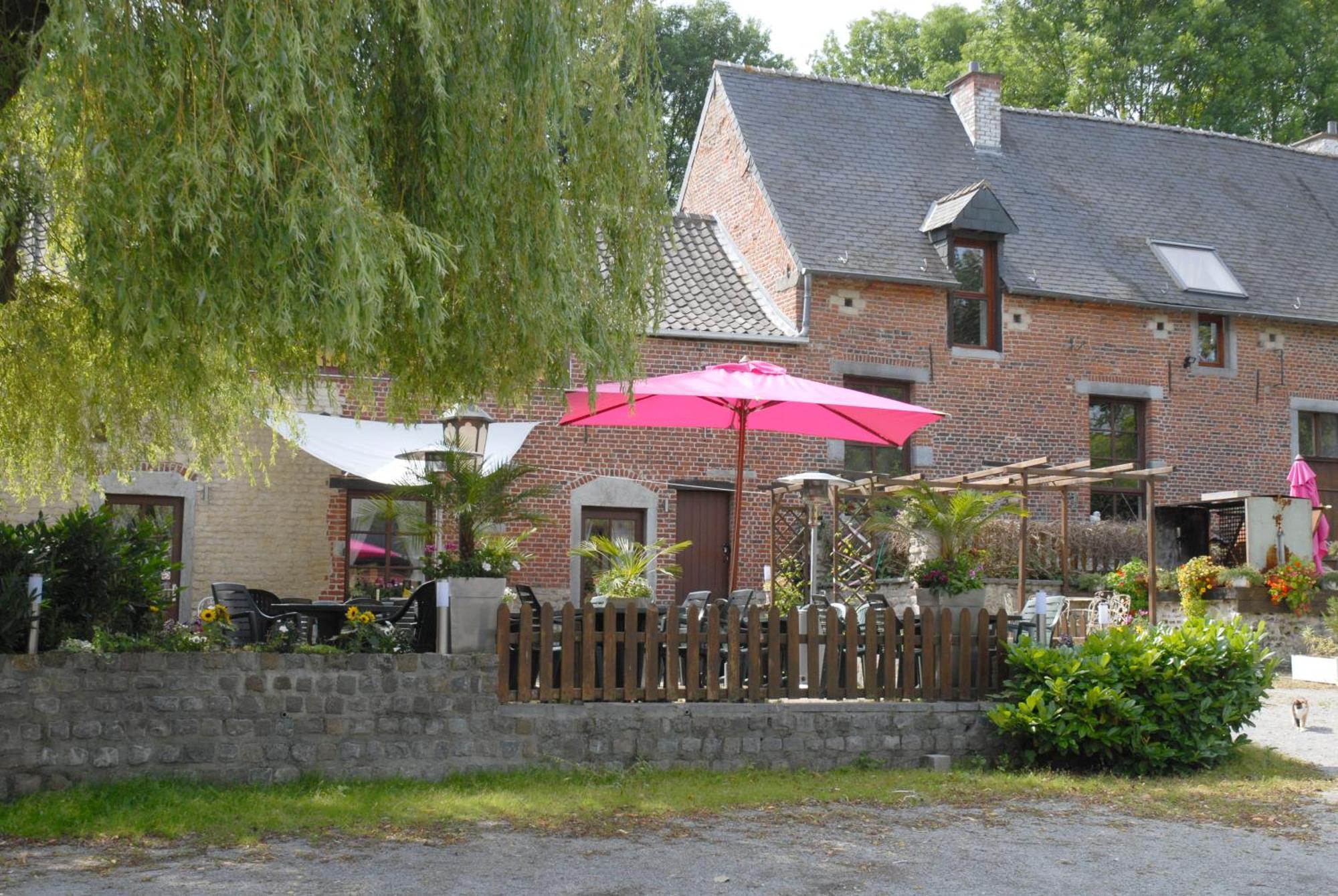 Hotel Restaurant La Ferme De Grambais Nivelles Esterno foto